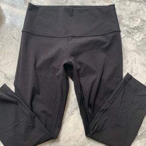 Lululemon wonder under black leggings size 8 RUN SMALL